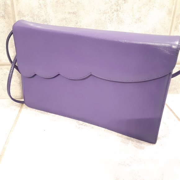 Handbags - Beautiful purple vintage purse